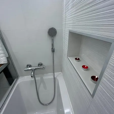 Industrial Studio Hotel *