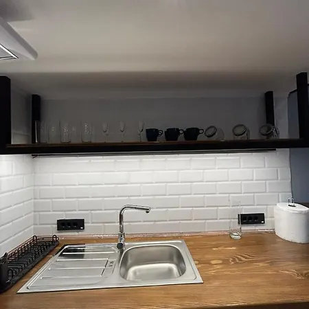 Industrial Studio Hotel *