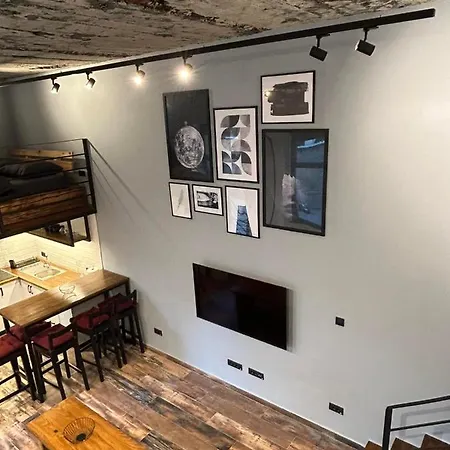 Hotel Industrial Studio *